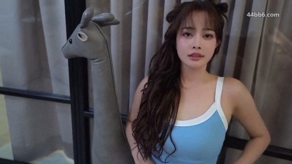 苗条美巨乳啦啦队学生。为了被录用而献身色情，激烈抽插让娇小身体痉挛高潮！FC2PPV-4742721