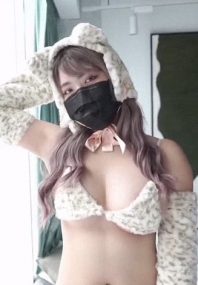 H杯巨乳大学生性欲爆棚的cosplay！美臀摇晃的骑乘位贪婪地吞噬巨根，浓厚射精让她高潮不断！FC2PPV-4743565