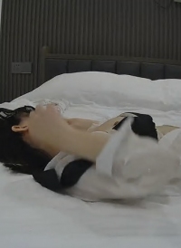 【少女时代】极品熟女人妻，大白天被按在窗前操得哎叫连连，隔壁都能听得见了！