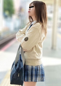 可爱制服妹子若草希在拥挤电车里被手指和玩具偷偷调戏到腿软高潮～ 032026_01-10MU 天然むすめ